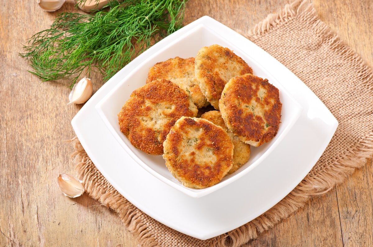 Delicious and crispy Pilchard fish cakes recipe, an easy family meal for budget meals SA